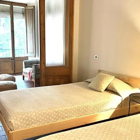 Appartement Pis Amb Molt D'encant Al Centre D'olot Olot