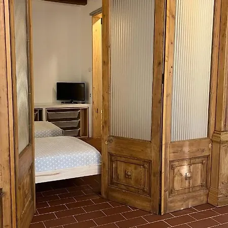 Appartement Pis Amb Molt D'encant Al Centre D'olot *